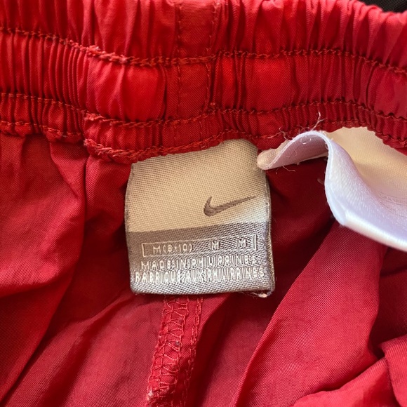 Nike women workout shorts - Picture 3 of 4